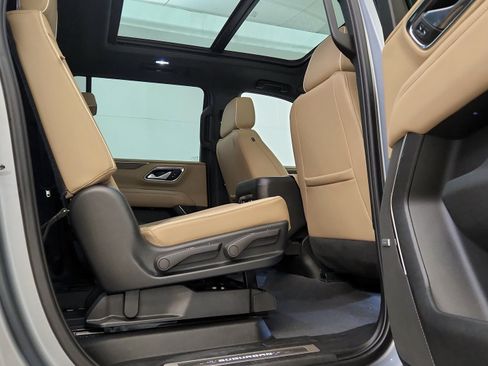 Used 2023 Chevrolet Suburban Premier AWD/4WD image 28