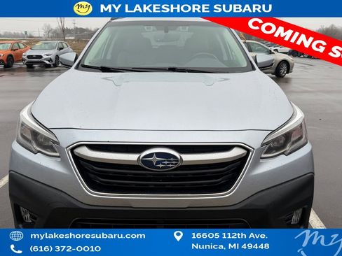Used 2022 Subaru Outback Limited image 2