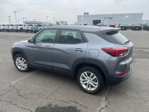 Used 2021 Chevrolet TrailBlazer LS AWD/4WD image 2