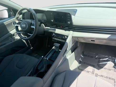 Used 2025 Hyundai Elantra Sport FWD image 30