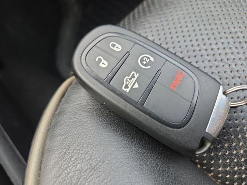 Used 2016 RAM 1500 Limited image 28