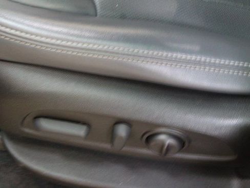 Used 2022 Buick Enclave Essence image 12