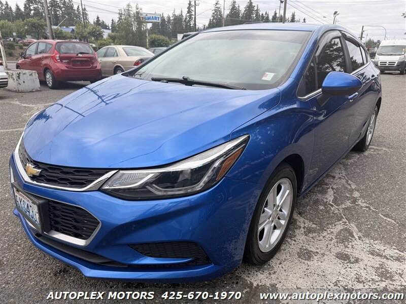 Used 2018 Chevrolet Cruze LT FWD image 3