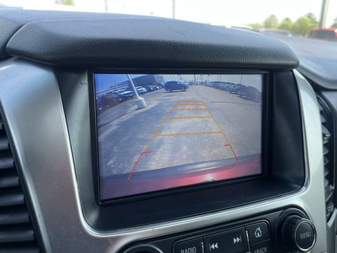 Used 2017 Chevrolet Suburban LT w/ Luxury Package image 25