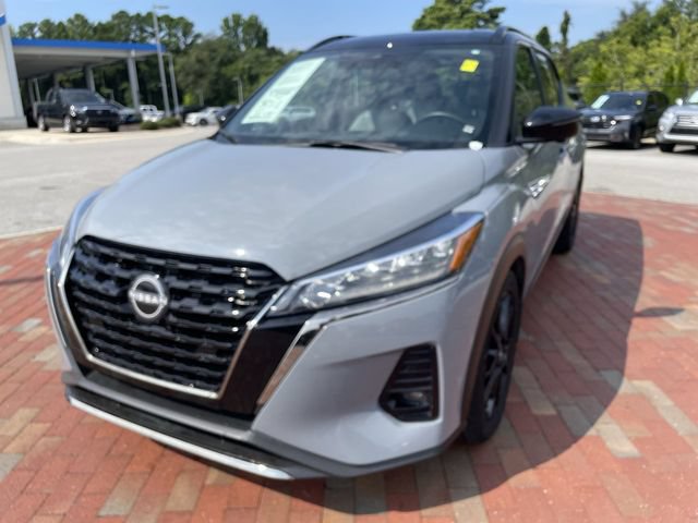 Used 2023 Nissan Kicks SR w/ SR Premium Package FWD image 1