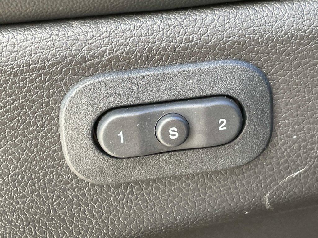 Used 2020 Jeep Grand Cherokee Limited AWD/4WD image 17