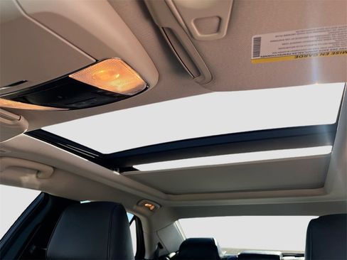 Used 2022 Chrysler 300 Touring L w/ Popular Equipment Group image 22