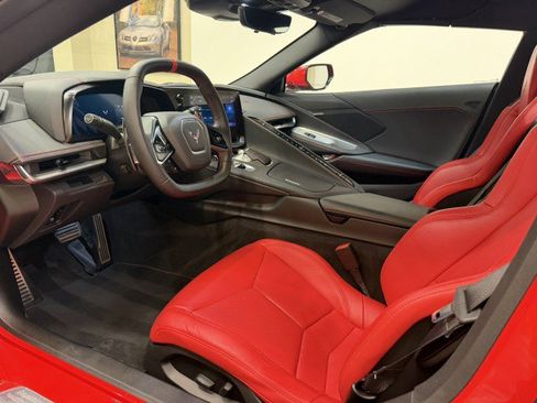 Used 2024 Chevrolet Corvette Stingray Convertible w/ 1LT image 9