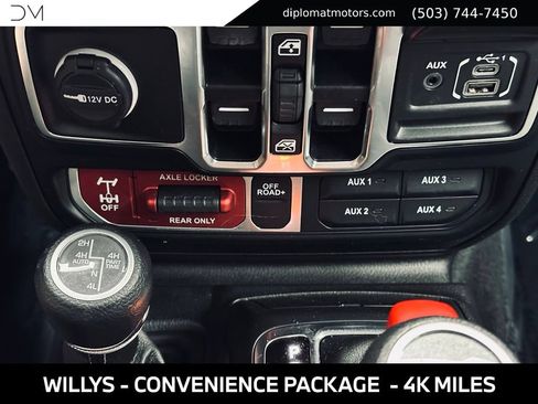 Used 2024 Jeep Wrangler Unlimited AWD/4WD image 41