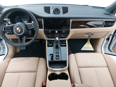 New 2026 Porsche Macan image 11