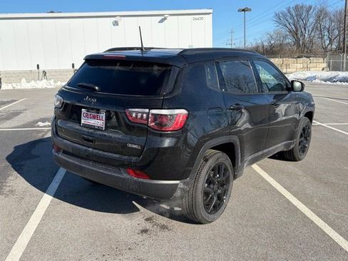 New 2026 Jeep Compass Latitude image 8