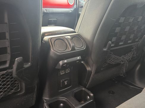 Used 2020 Jeep Gladiator Rubicon AWD/4WD image 24