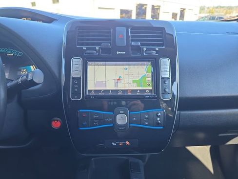 Used 2016 Nissan Leaf SV FWD image 22