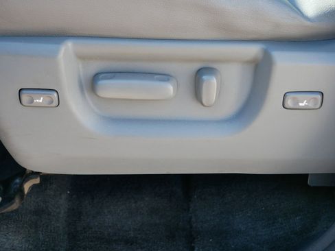 Used 2012 Toyota Sequoia Platinum AWD/4WD image 15