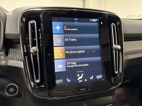 Used 2021 Volvo XC40 T5 R-Design w/ Climate Package image 21