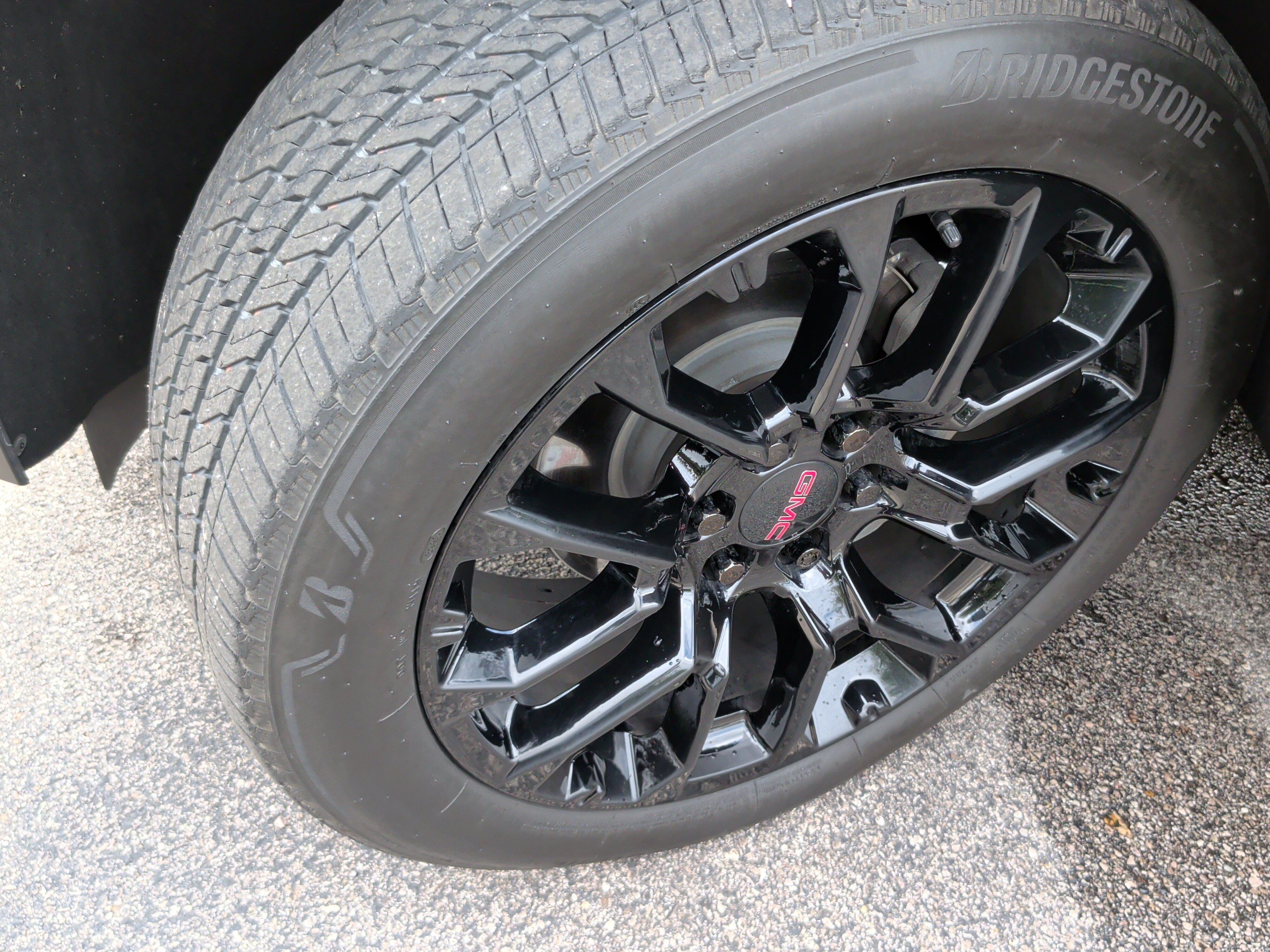 Used 2024 GMC Yukon Denali AWD/4WD image 13