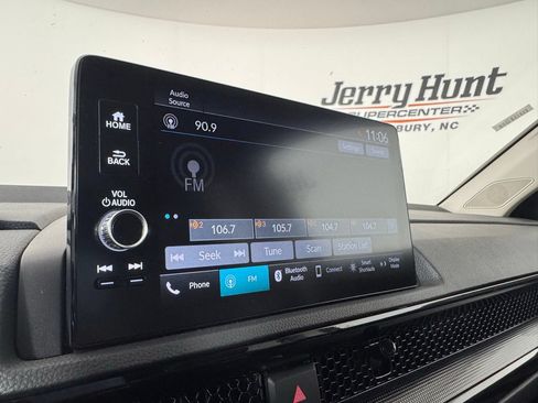 Used 2025 Honda CR-V EX-L image 29
