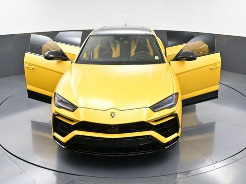 Used 2022 Lamborghini Urus image 37