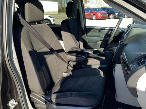 Used 2017 Dodge Grand Caravan SE w/ Power Window Group image 44