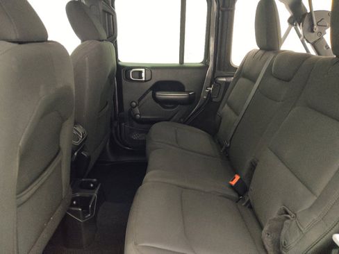 Used 2018 Jeep Wrangler Unlimited Sport AWD/4WD image 18