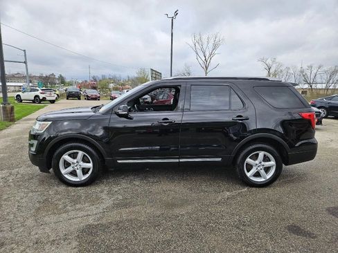 Used 2017 Ford Explorer XLT w/ Equipment Group 202A AWD/4WD image 5