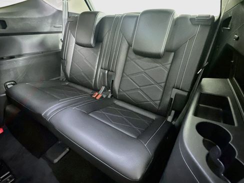 Used 2025 Volkswagen Atlas SE AWD/4WD image 28