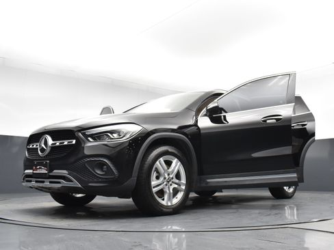 Used 2021 Mercedes-Benz GLA 250 4MATIC image 33
