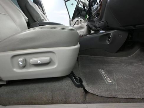 Used 2005 Toyota Sequoia Limited AWD/4WD image 46