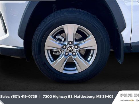 Used 2023 Toyota RAV4 XLE w/ Convenience Package FWD image 8
