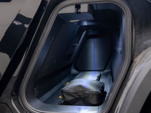 Used 2023 Rivian R1T Adventure image 45