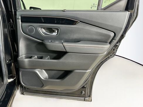 Used 2023 Honda Pilot TrailSport image 32