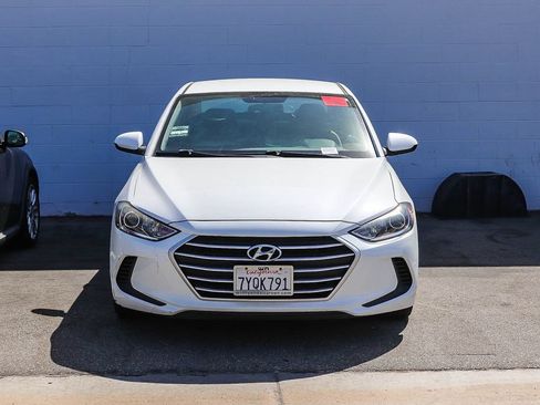 Used 2017 Hyundai Elantra SE FWD image 2