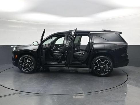 Used 2026 Chevrolet Traverse High Country w/ LPO, Floor Liner Package AWD/4WD image 42