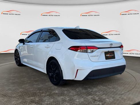 Used 2024 Toyota Corolla LE FWD image 8