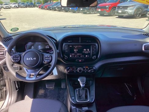 Used 2024 Kia Soul LX w/ Option Group 015 FWD image 15
