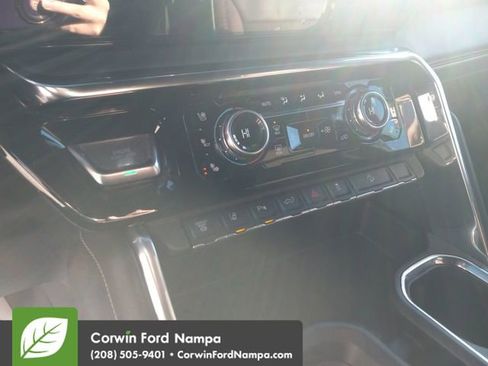 Used 2024 GMC Sierra 3500 Denali Ultimate image 17