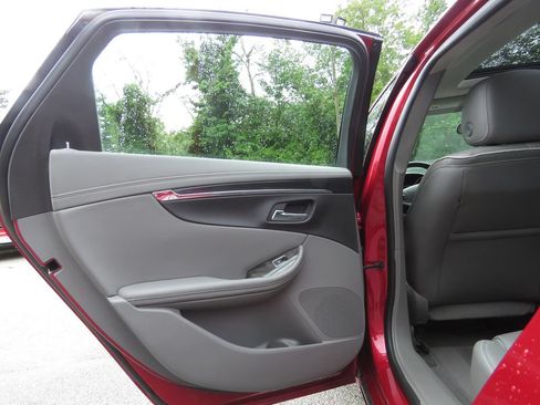 Used 2014 Chevrolet Impala LTZ FWD image 18