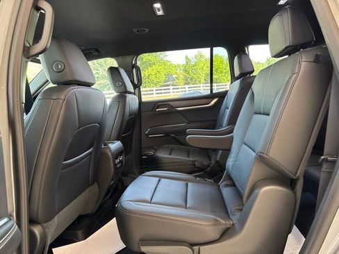 New 2026 GMC Acadia Elevation w/ Elevation Premium Package AWD/4WD image 33