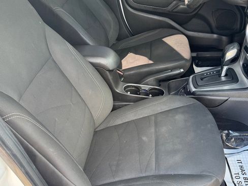 Used 2017 Ford Fiesta SE image 8