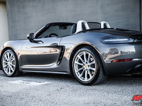 Used 2021 Porsche 718 Boxster image 43