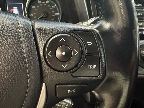 Used 2018 Toyota RAV4 SE AWD/4WD image 14