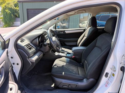 Used 2019 Subaru Outback 2.5i Premium AWD/4WD image 2