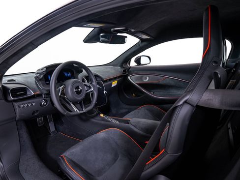 New 2026 McLaren Artura RWD image 17