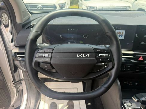 Used 2026 Kia Sportage LX FWD image 5