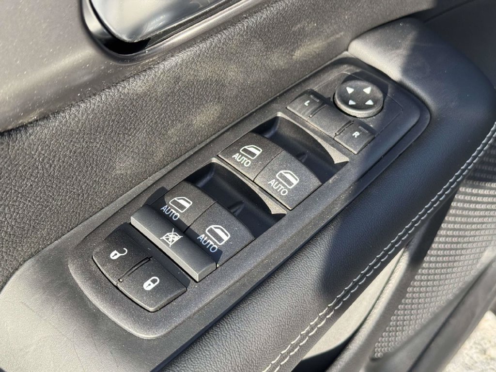 New 2026 Chrysler Pacifica Select FWD image 26