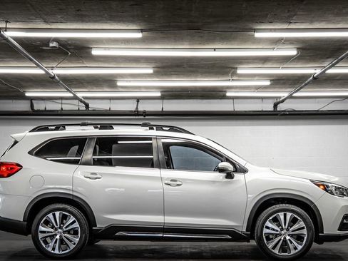 Used 2022 Subaru Ascent Limited w/ Technology Package image 6