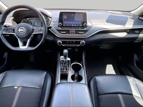 Used 2024 Nissan Altima 2.5 SR FWD image 15
