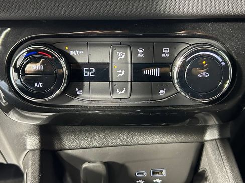 Used 2024 Chevrolet TrailBlazer RS w/ Convenience Package AWD/4WD image 21