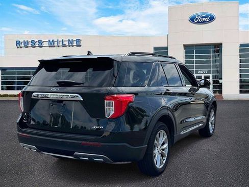 Used 2024 Ford Explorer XLT w/ Equipment Group 202A AWD/4WD image 4