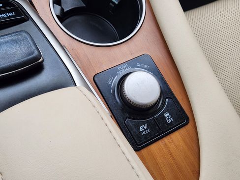 Used 2018 Lexus RX 450h AWD image 27